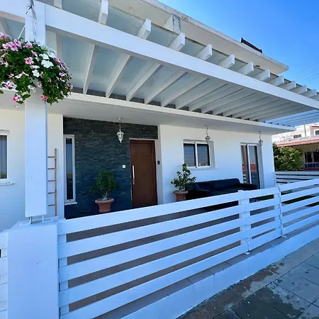 Fat Cow Apartamento Larnaca